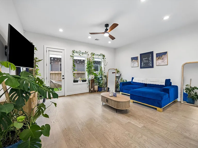 2625 Paul Quinn St #B — Photo 8