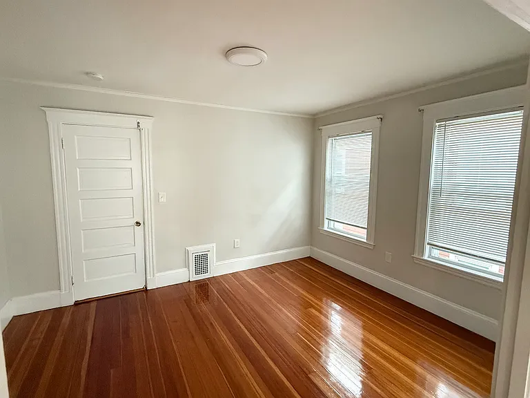 4110 Washington St #2 — Photo 3