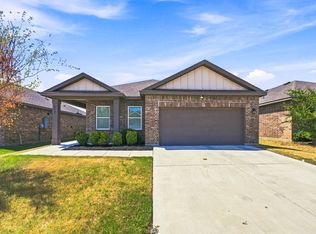 8405 Hawkview Dr, Fort Worth, TX 76179