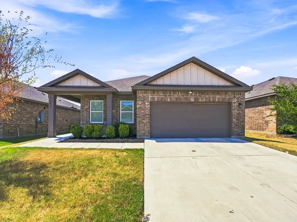 8405 Hawkview Dr, Fort Worth, TX 76179