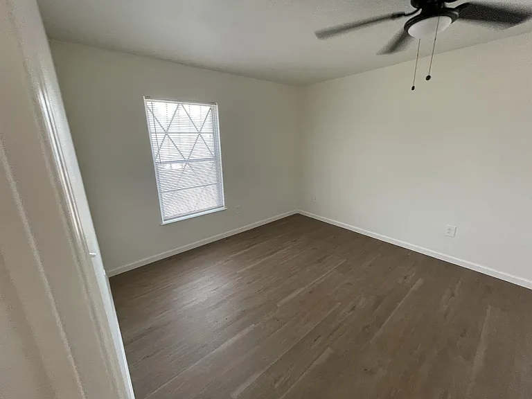 5547 Stonybrook Dr — Photo 10