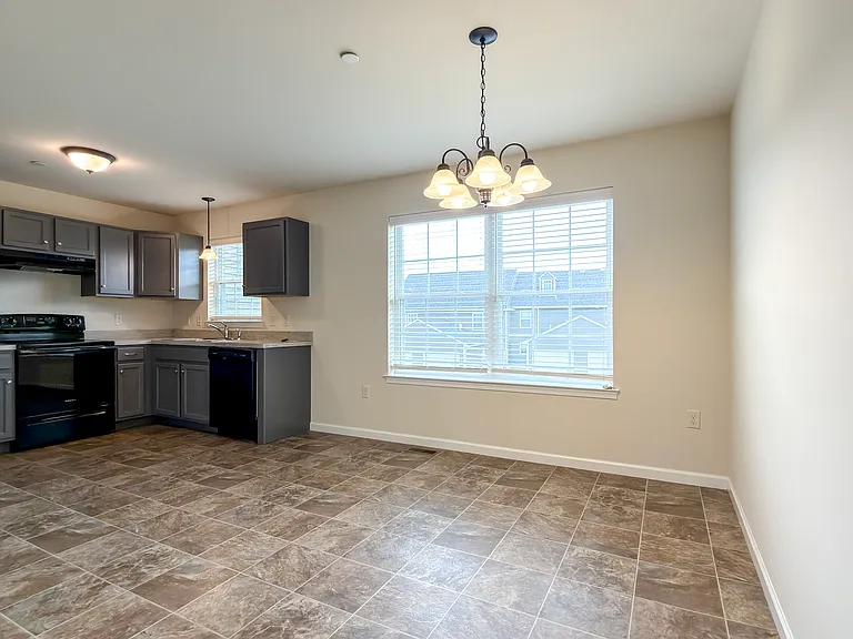 222 Blackford Blvd — Photo 8