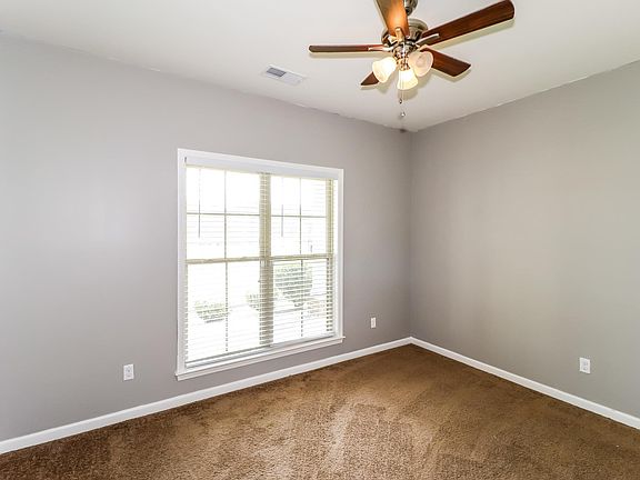 5th image of 15 Meadowland Cir N