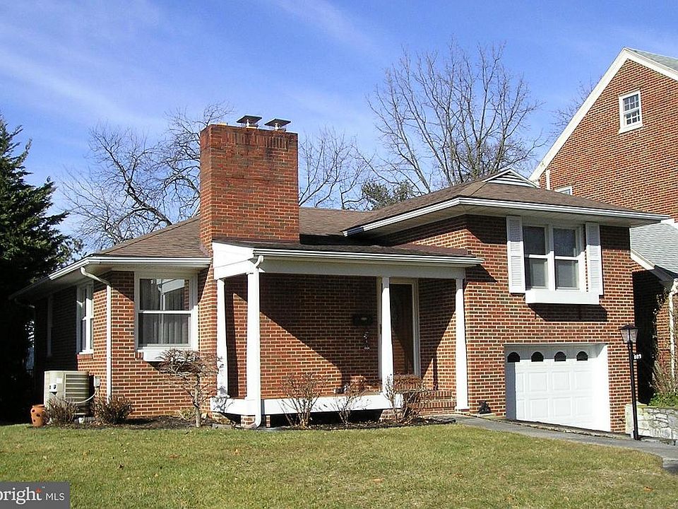 1st image of 809 Forest Dr