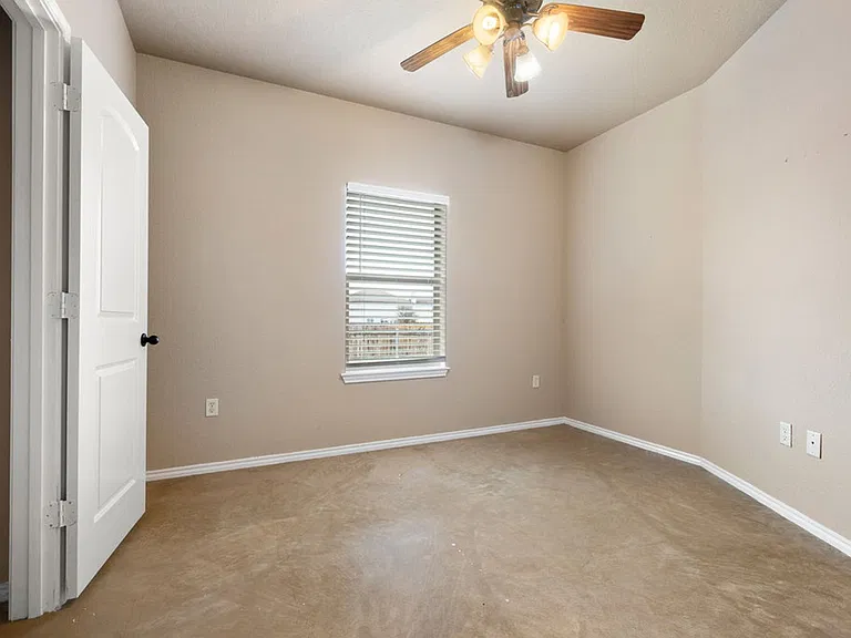 216 Stone Gate Dr — Photo 10