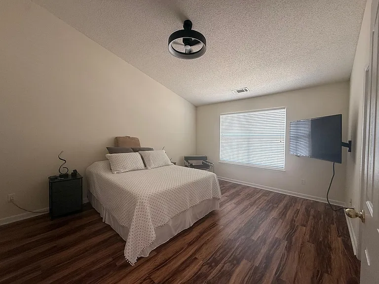 105 Cirrus Ct — Photo 18