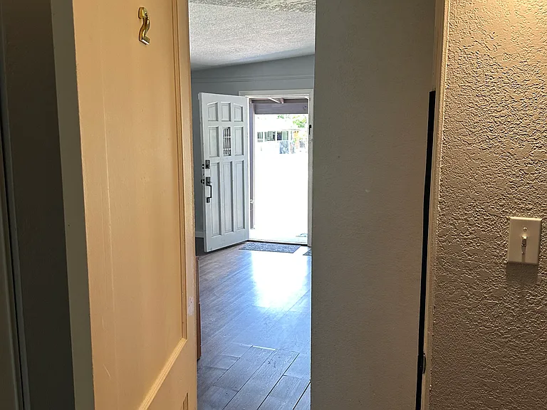 10529 Keuka Dr — Photo 7