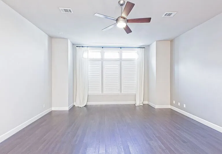5319 Holland Ave — Photo 11