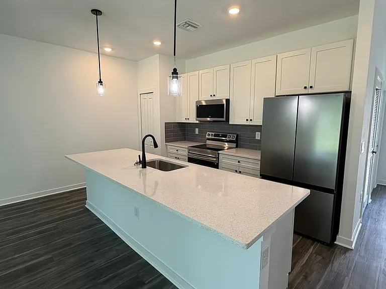 4501 28th St SW — Photo 17