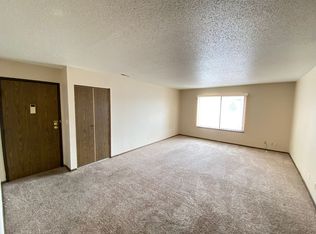 3759 W 9th St, Waterloo, IA 50702