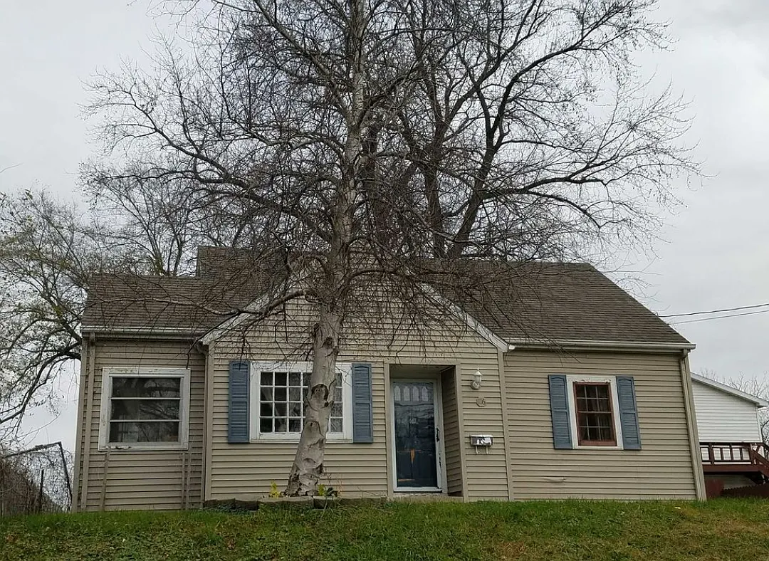 116 Keller St photo 1