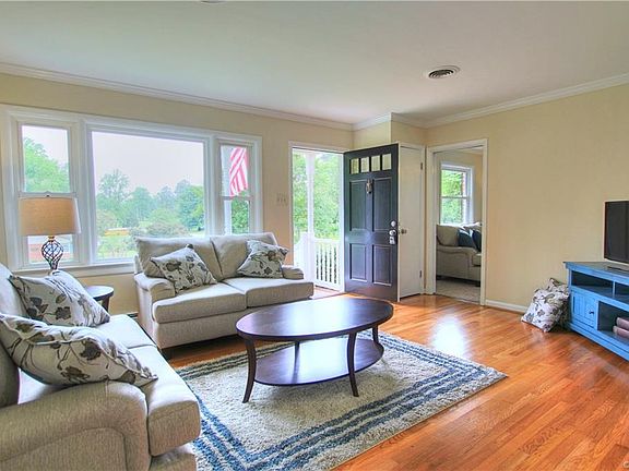 4th image of 9264 Howard Dr