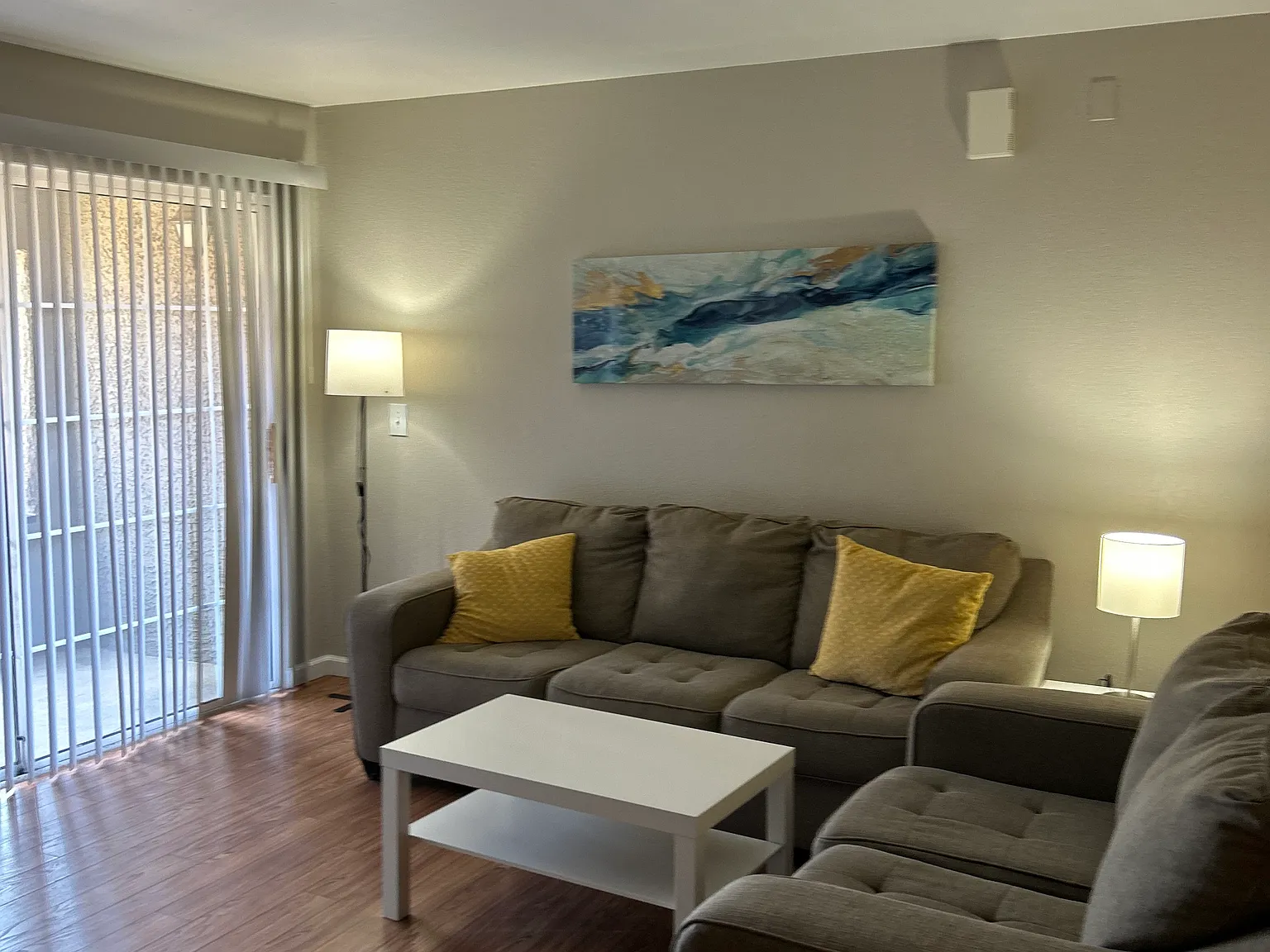1 bed, 888 sqft, $2,200 — Photo 4