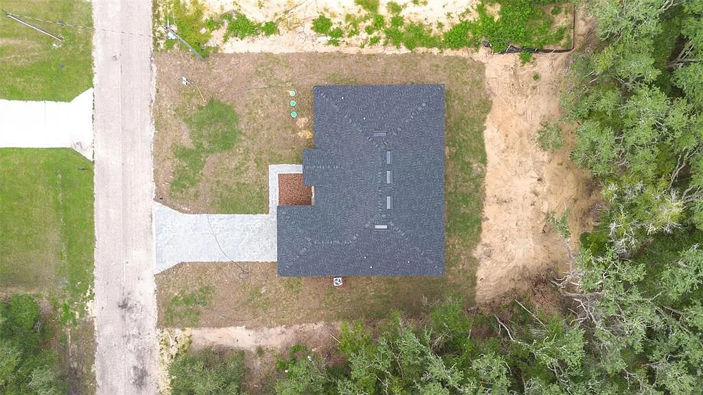 4 bed, 3.0 bath, 1870 sqft, $2,300 — Photo 4