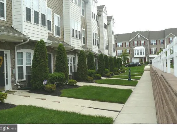 17 Teal Ct, Delanco, NJ 08075