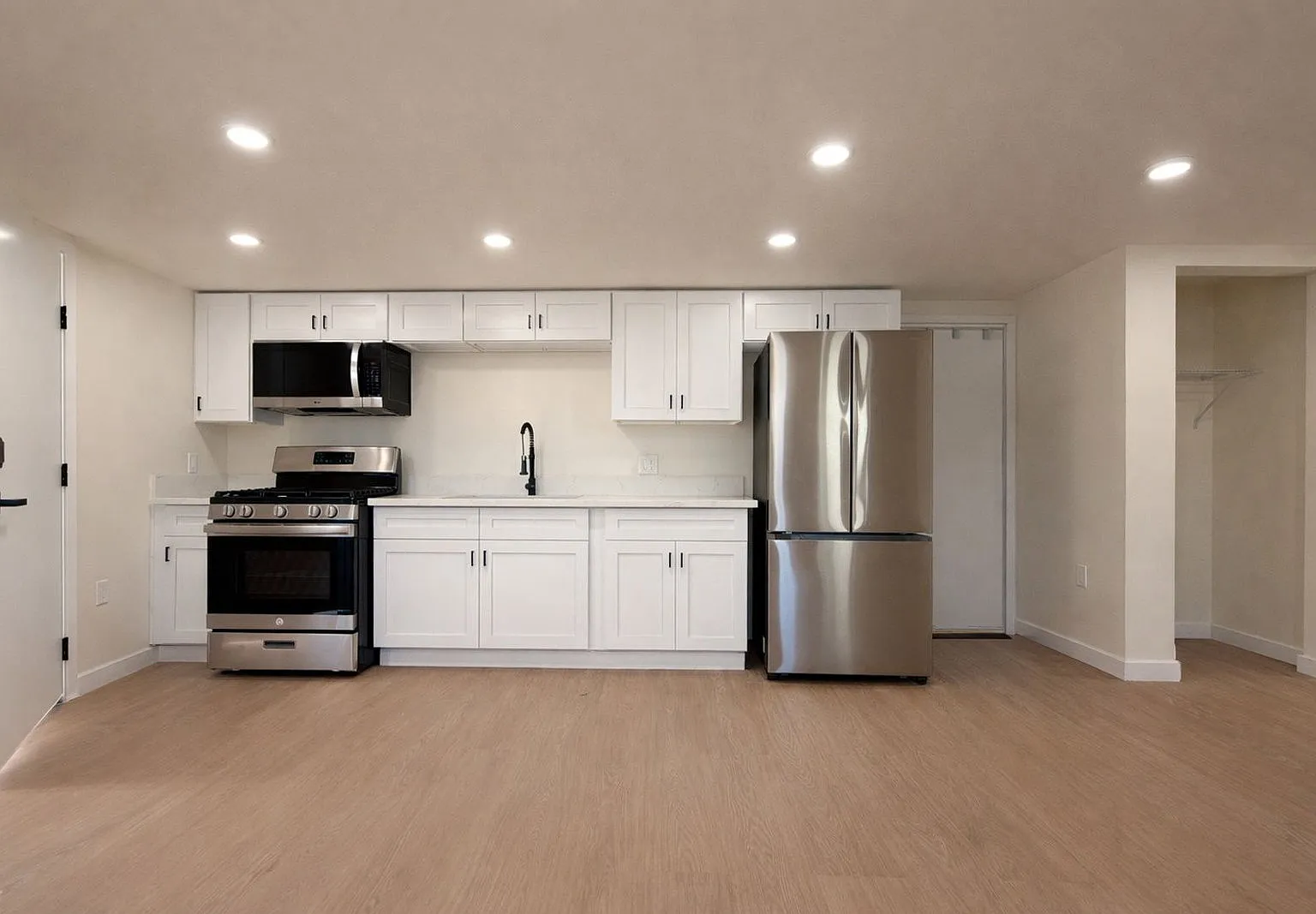 1 bed, 1.0 bath, 553 sqft, $2,295 — Photo 1