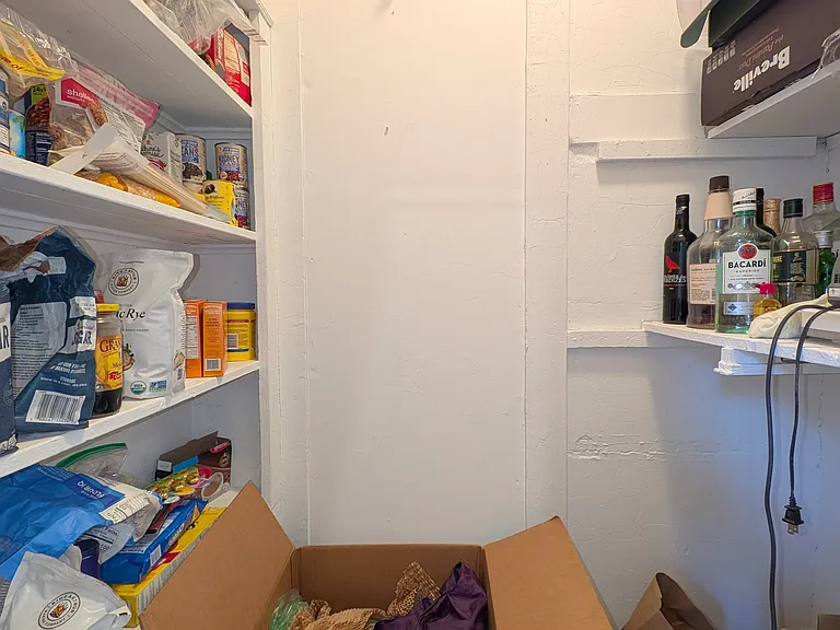 19 Cameron Ave #4 — Photo 5
