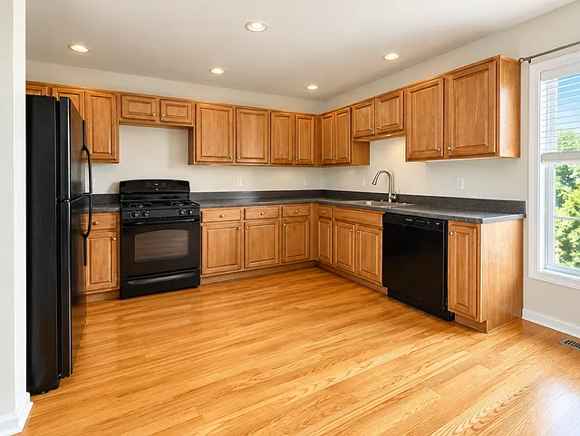 2 bed, 1.5 bath, 1150 sqft, $2,300 — Photo 3