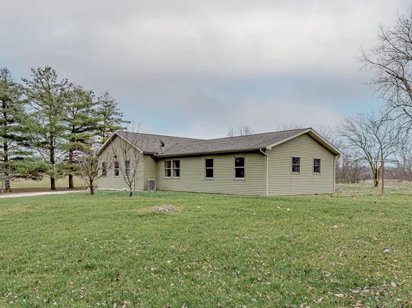 7865 W 325 N, Larwill, IN 46764
