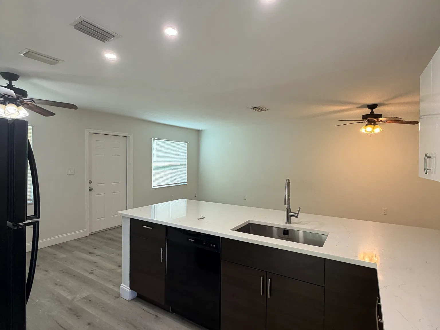 2821 Bentley St — Photo 3