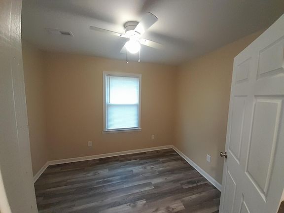 3rd image of 1221 Battle St #A