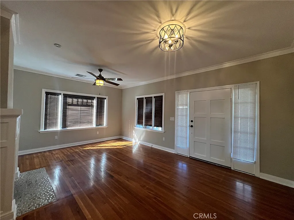Building Photo - 128 N Ivy Ave