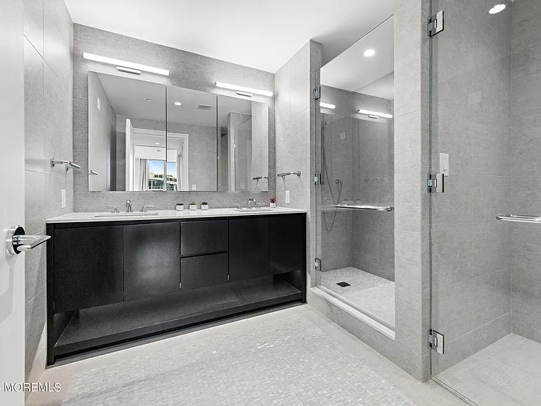 20 Melrose Ter #511 — Photo 12