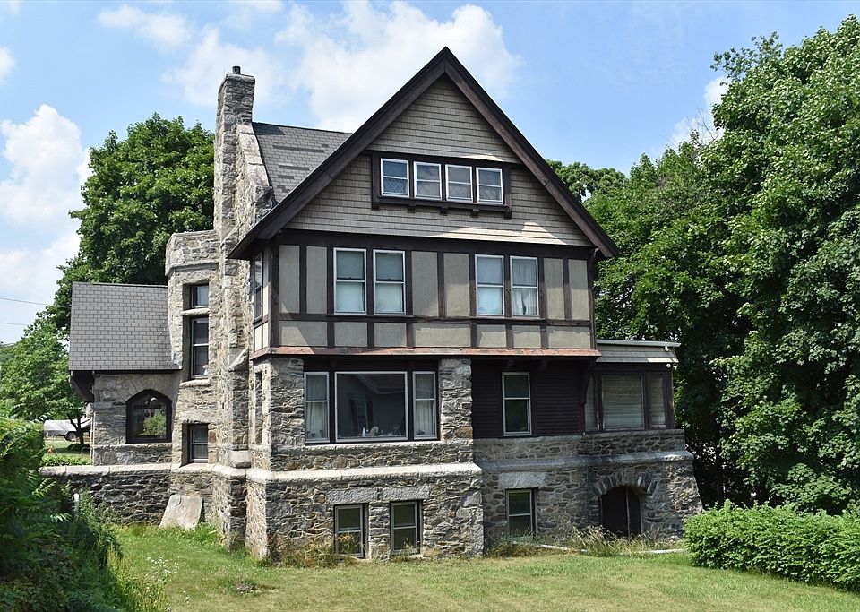 14 Miles St, Millbury, MA 01527 | Zillow