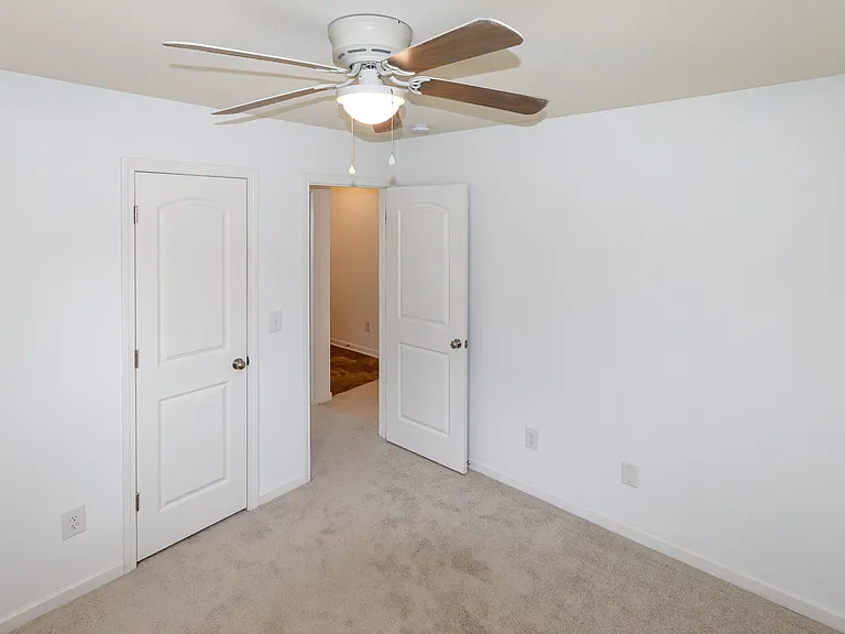 31 Southfork Dr SW — Photo 3