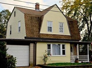 16 Allard St, Warwick, RI 02889