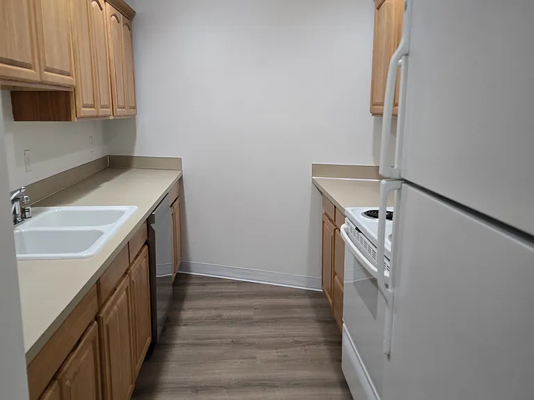 108 Factory Ave N #3C — Photo 3