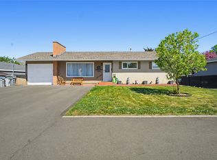 1684 Greenfield Ave, Kamloops, BC V2B 4N6