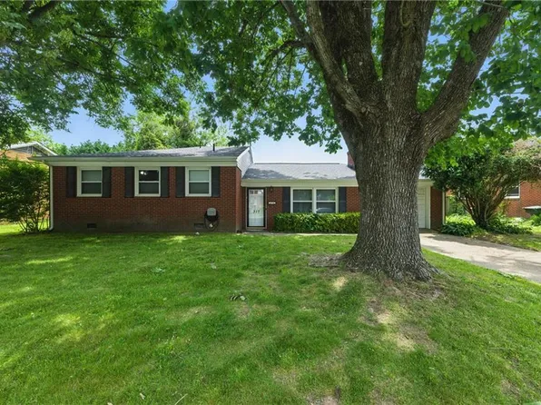 317 Shoreline Dr, Hampton, VA 23669