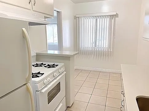 4122 W 2nd St #15 — Photo 6