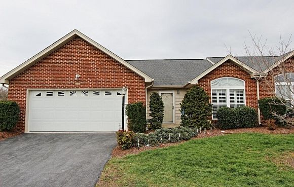 1st image of 40 Boone Hill Ct