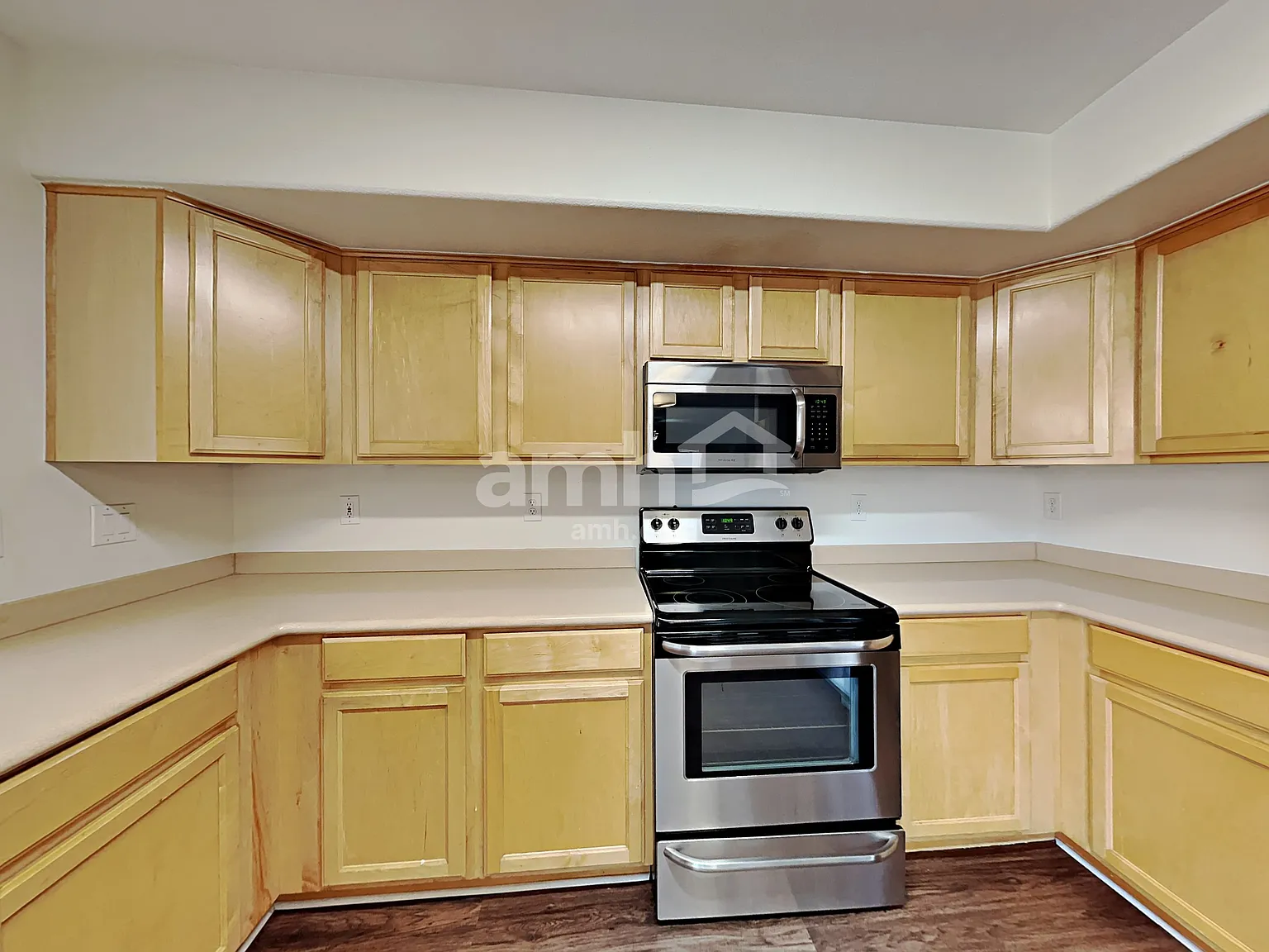 4 bed, 2.5 bath, 2232 sqft, $2,330 — Photo 3