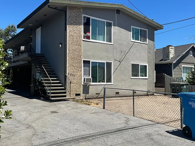 2857 Marlborough Ave — Photo 1