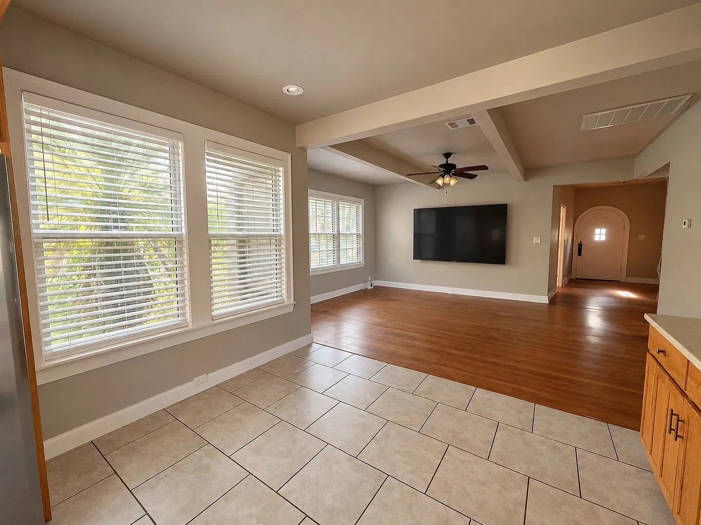 2826 San Gabriel - 2028-2029 — Photo 4