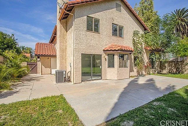 23650 Arminta St — Photo 15