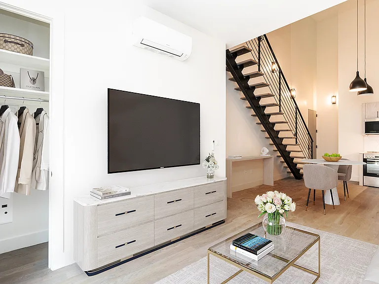 483 Driggs Ave #4B — Photo 3