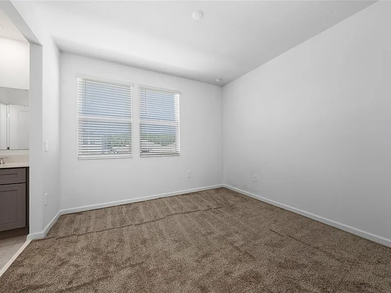 4132 Jespersen St — Photo 24