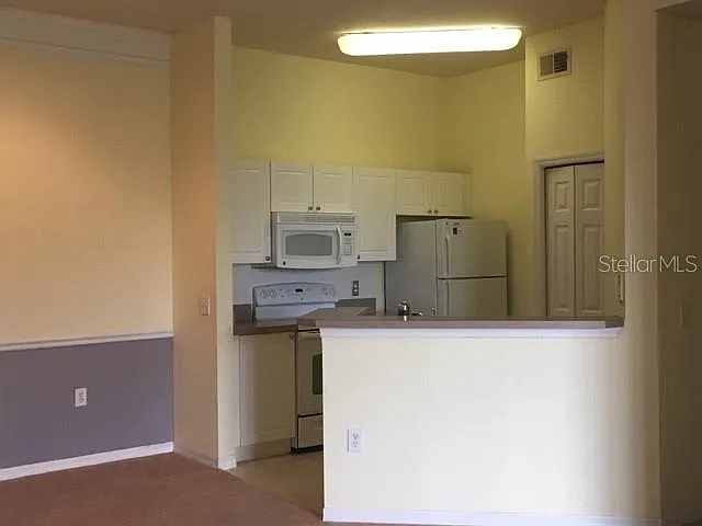 5180 Northridge Rd #308 — Photo 3