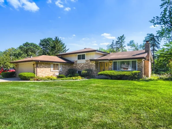 883 E Zinnia Ln, Palatine, IL 60074