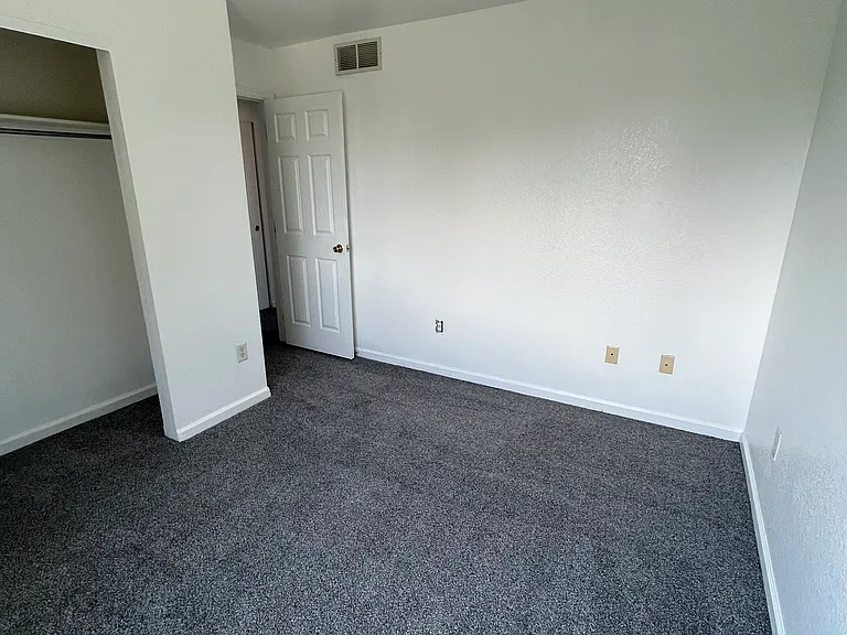 5129 Southern St — Photo 10