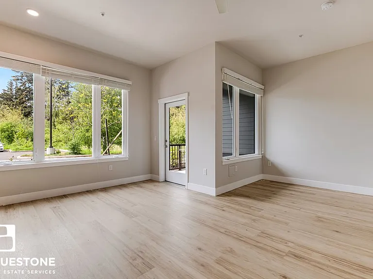 Brookside Apartments — Photo 32