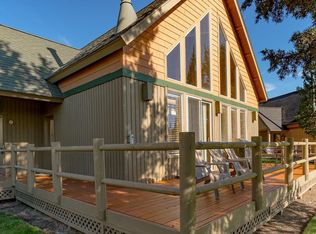 8708 Cliff Swallow Dr, Redmond, OR 97756