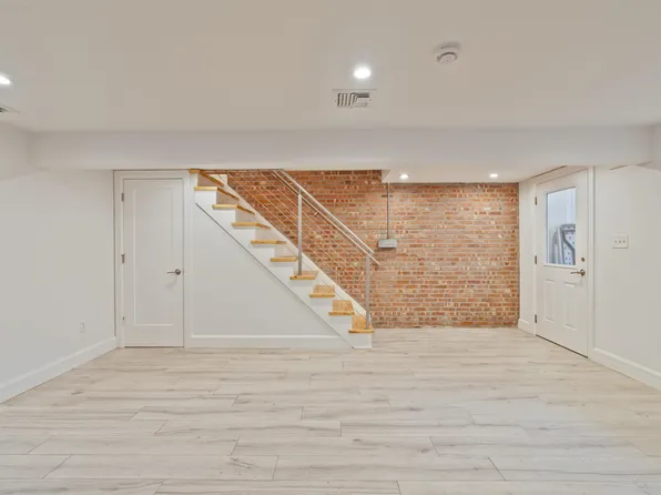 47 Poplar Street image 3 of 17