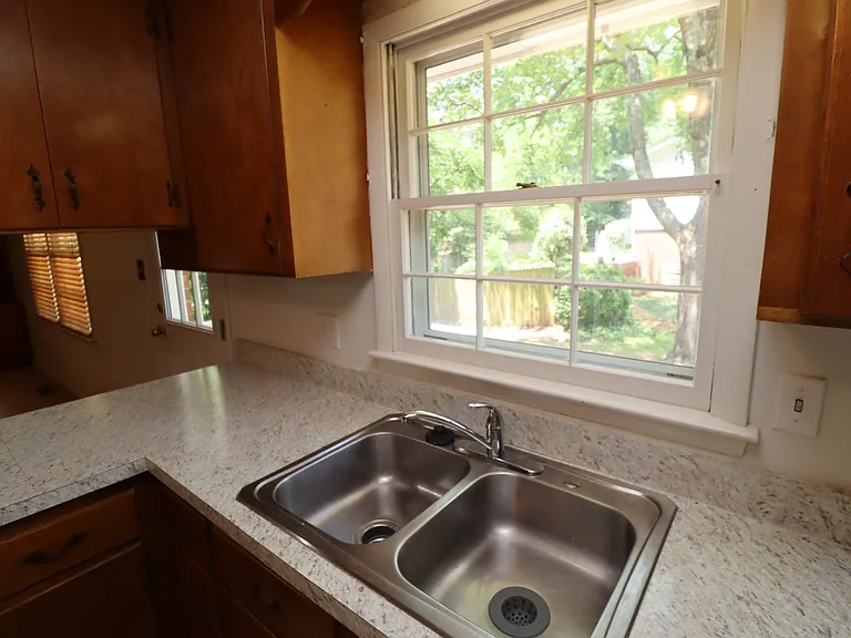 116 Shirley Dr — Photo 16
