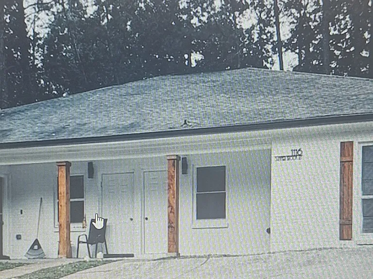 1114 Summer Brook Rd #B — Photo 2