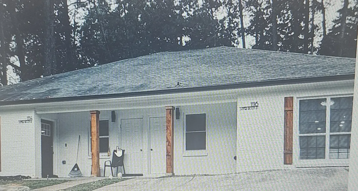 Building Photo - 1114 Summer Brook Rd #B